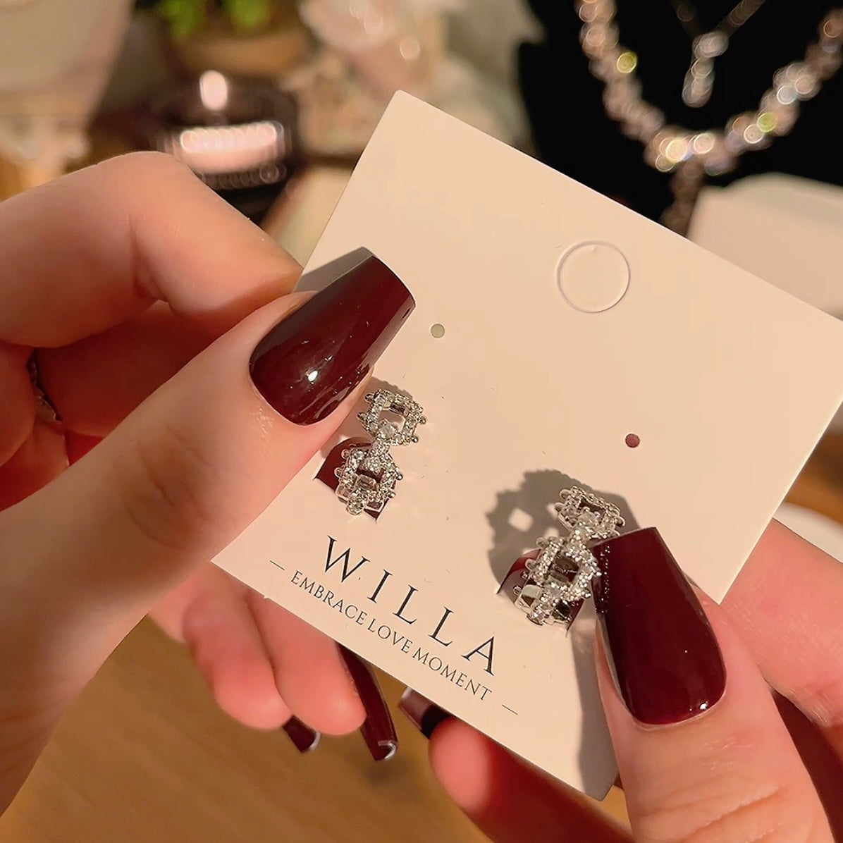 Pendientes de amor encadenado