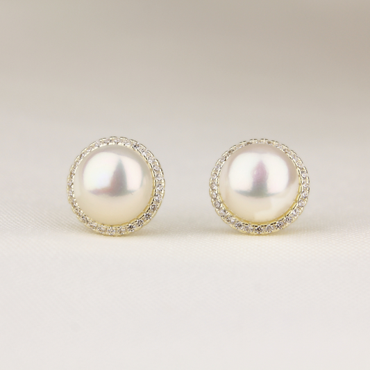 Classic Round Pearl Sparking Stud